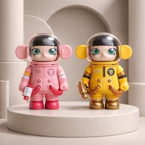 POP MART MEGA Space Molly 100% Series figurines Peach 2016 And Banana 2017